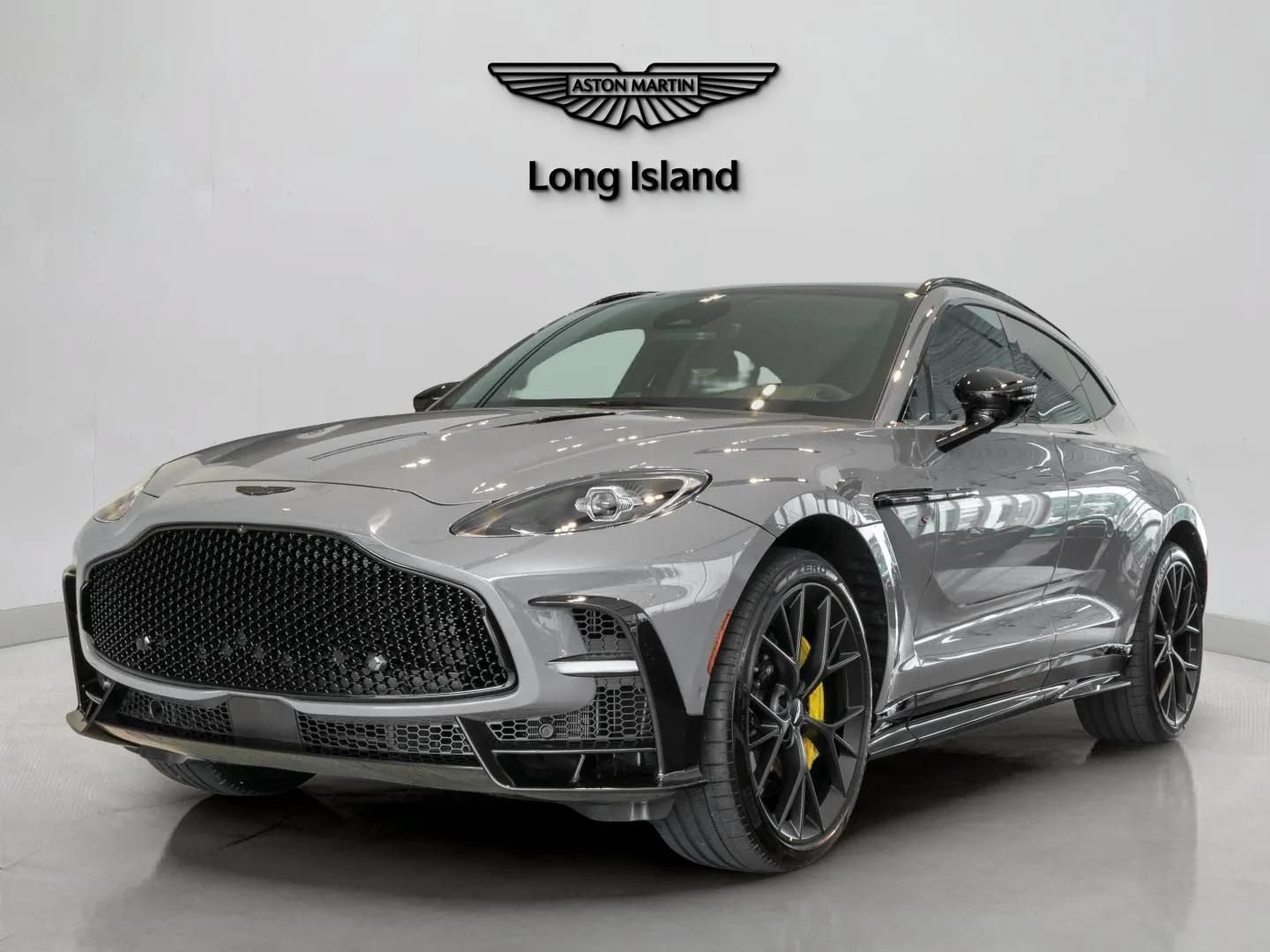 New 2026 Aston Martin DBX 707