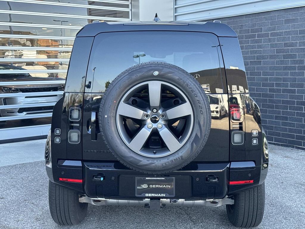 2026 Land Rover Defender 110 X-Dynamic SE