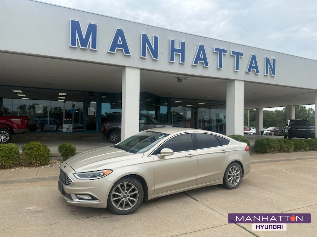 Used 2017 Ford Fusion SE w/ Fusion SE Technology Package