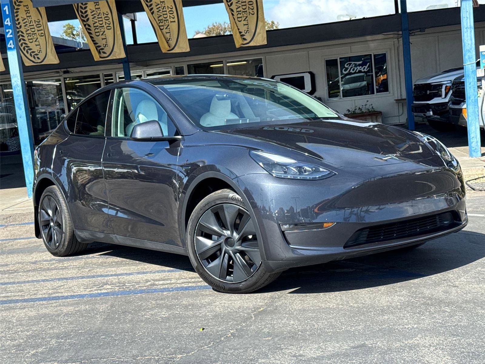 2025 Tesla Model Y Long Range