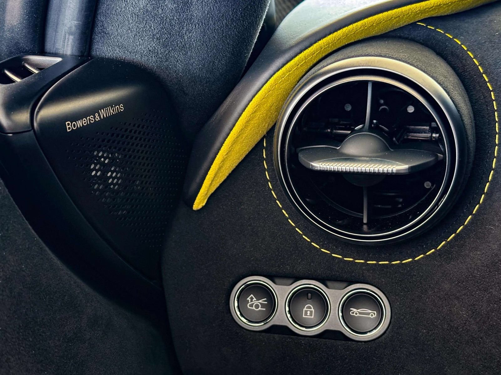 New 2026 McLaren 750S Spider photo 23