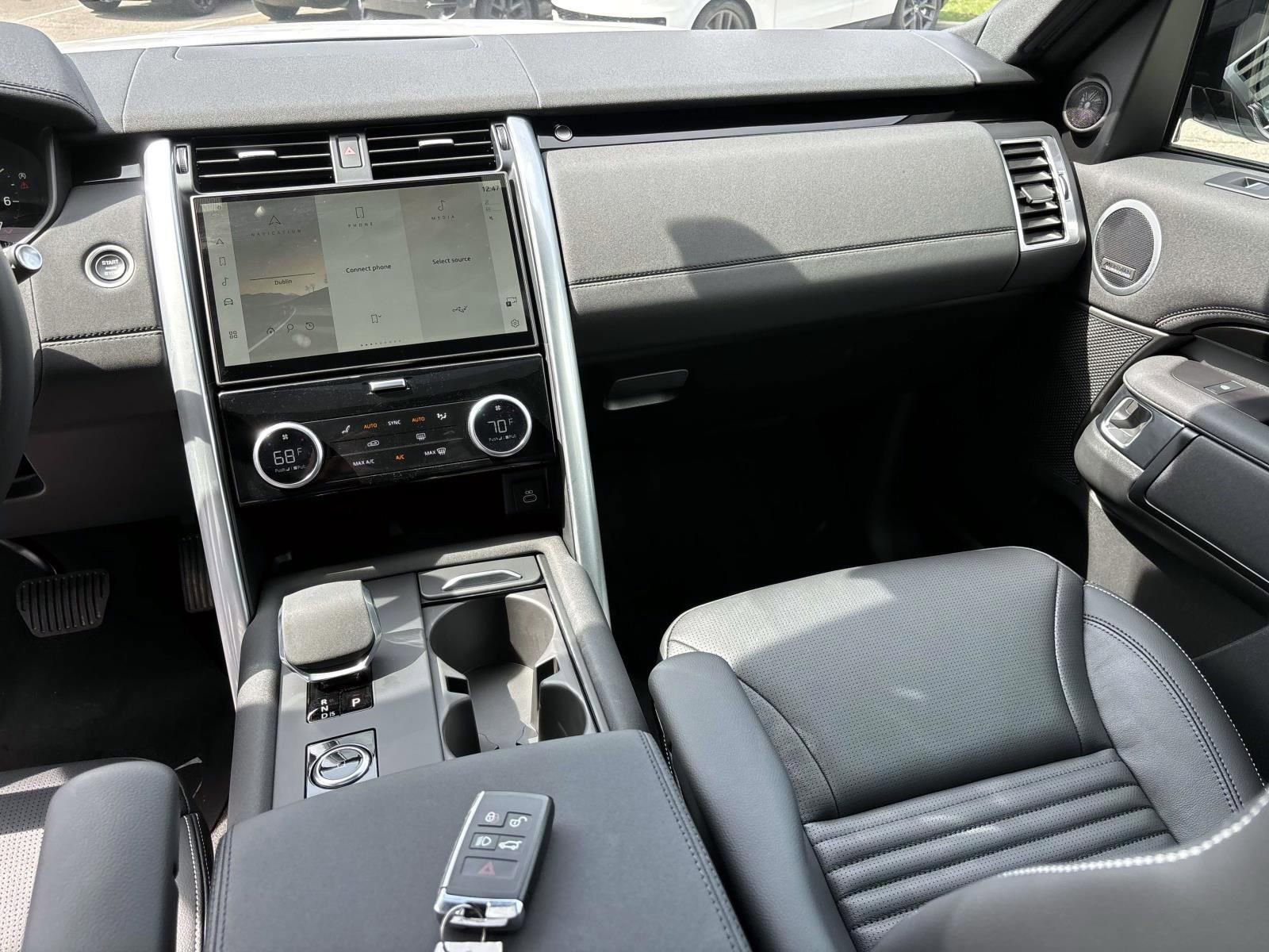 2025 Land Rover Discovery S