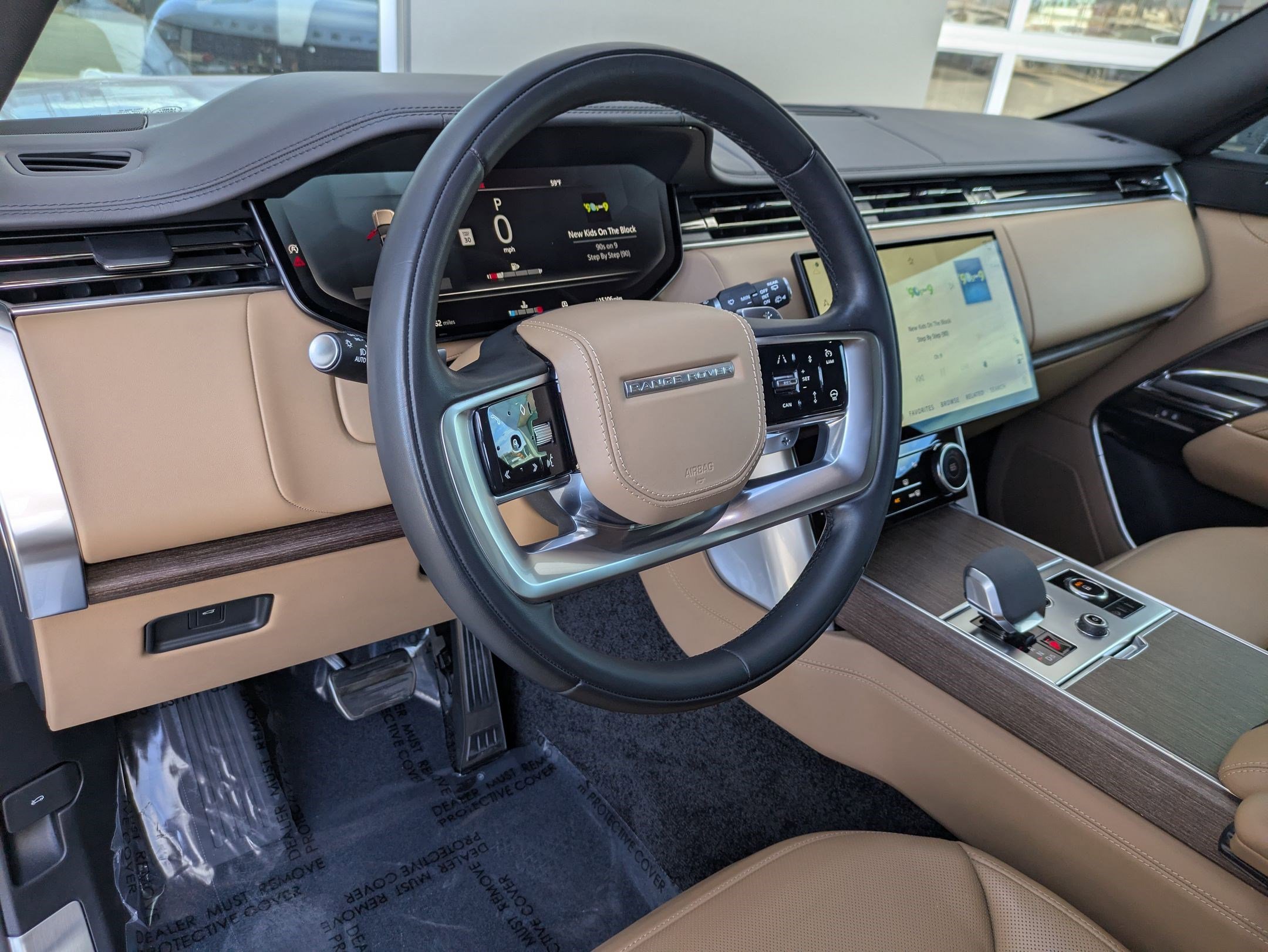 2023 Land Rover Range Rover SE