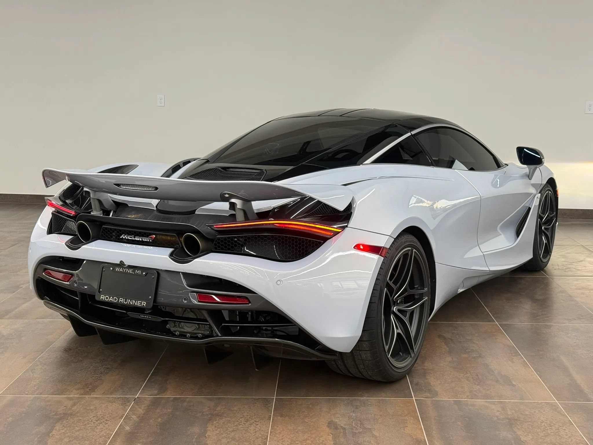 Used 2018 McLaren 720S photo 12