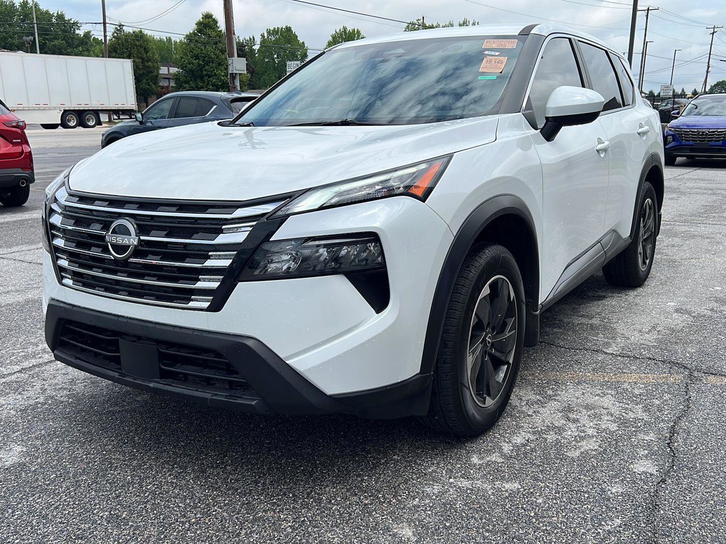 Used 2025 Nissan Rogue SV