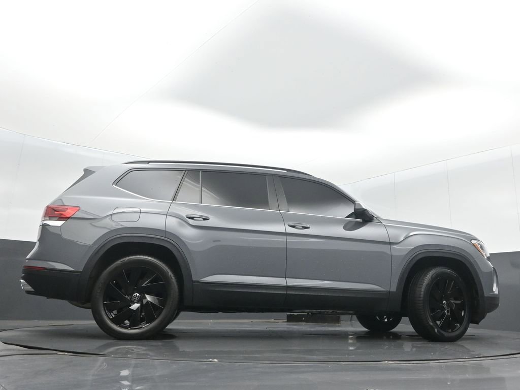2025 Volkswagen Atlas SE
