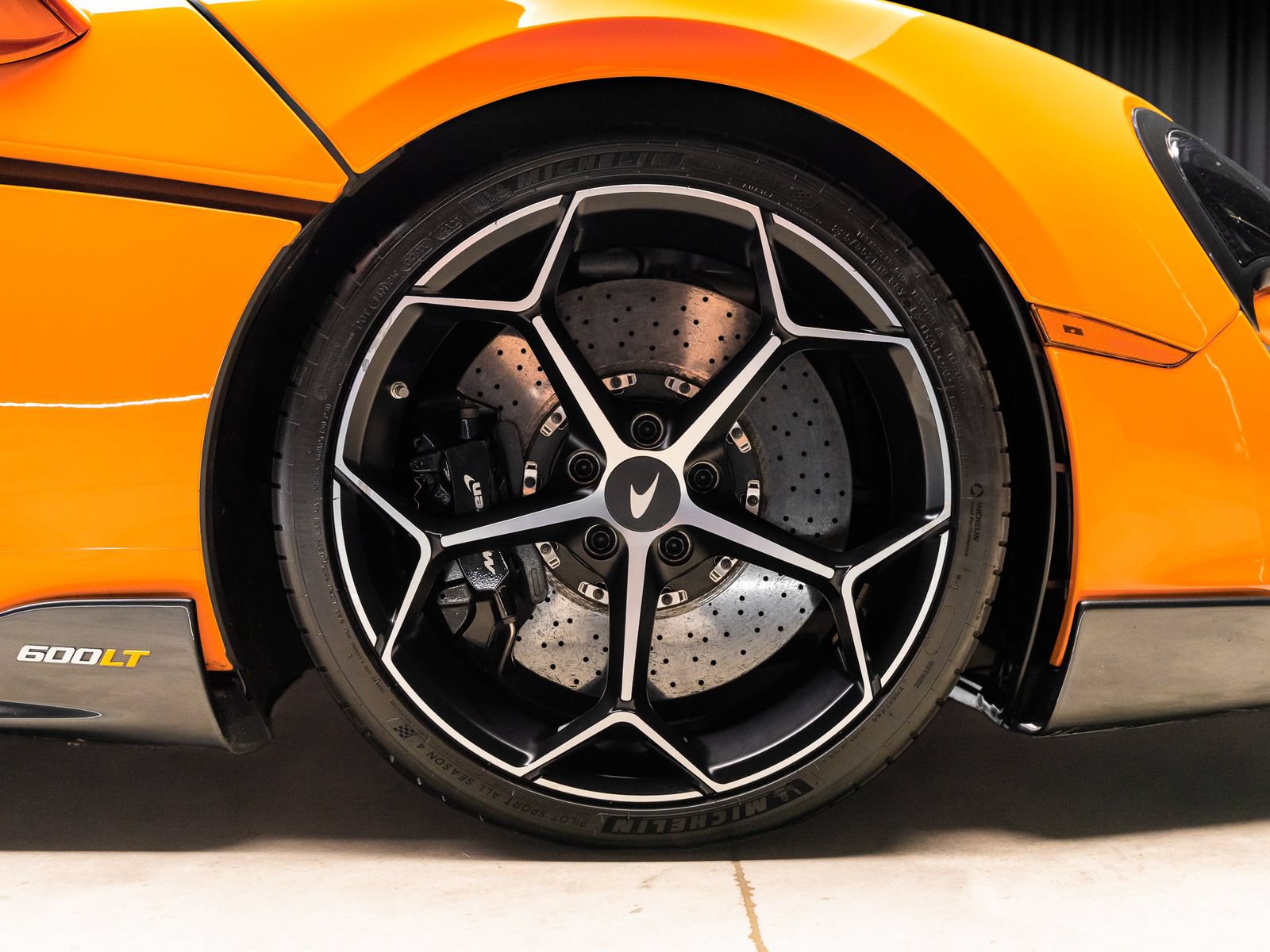 Used 2020 McLaren 600LT Spider photo 29