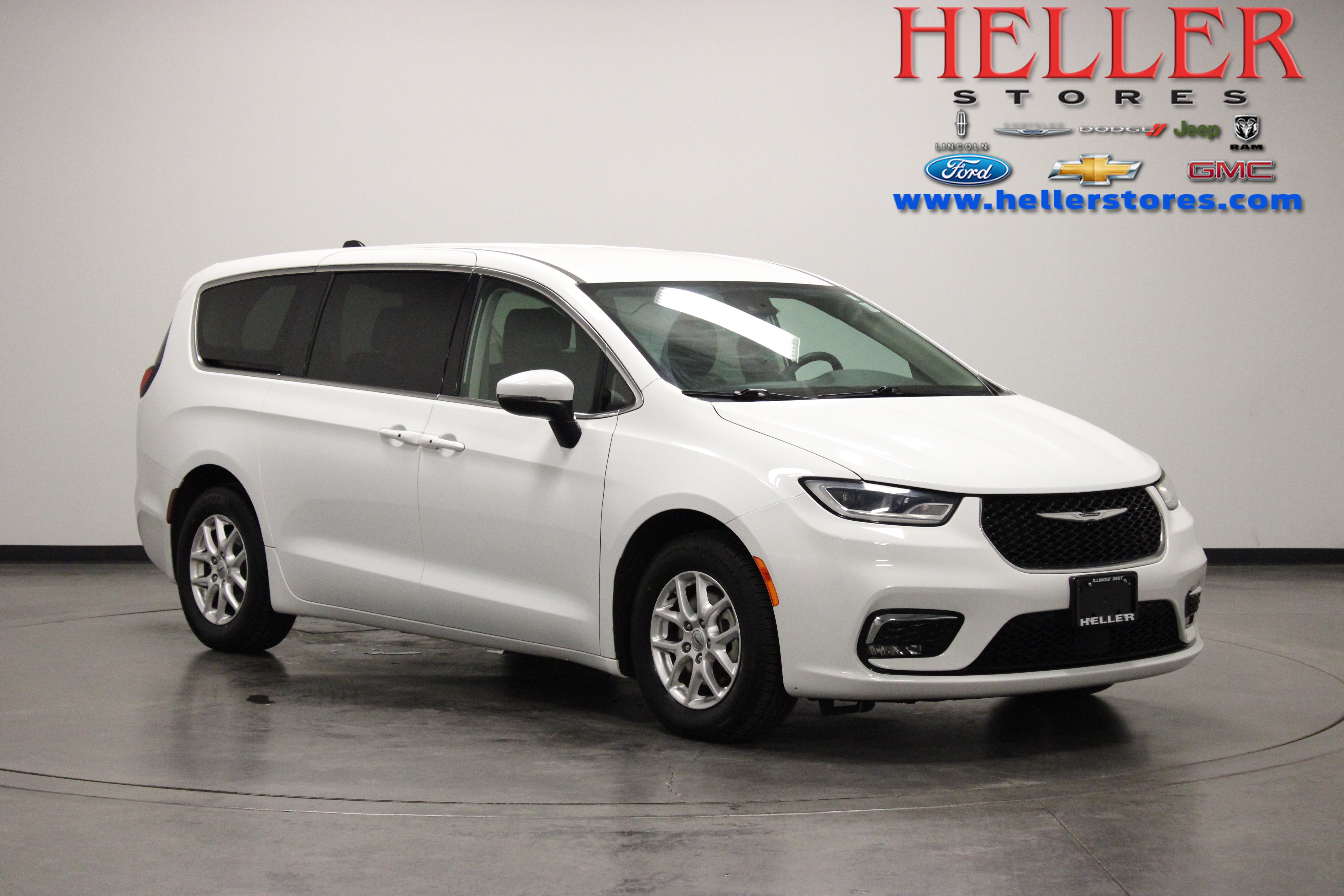 Used 2023 Chrysler Pacifica Touring-L