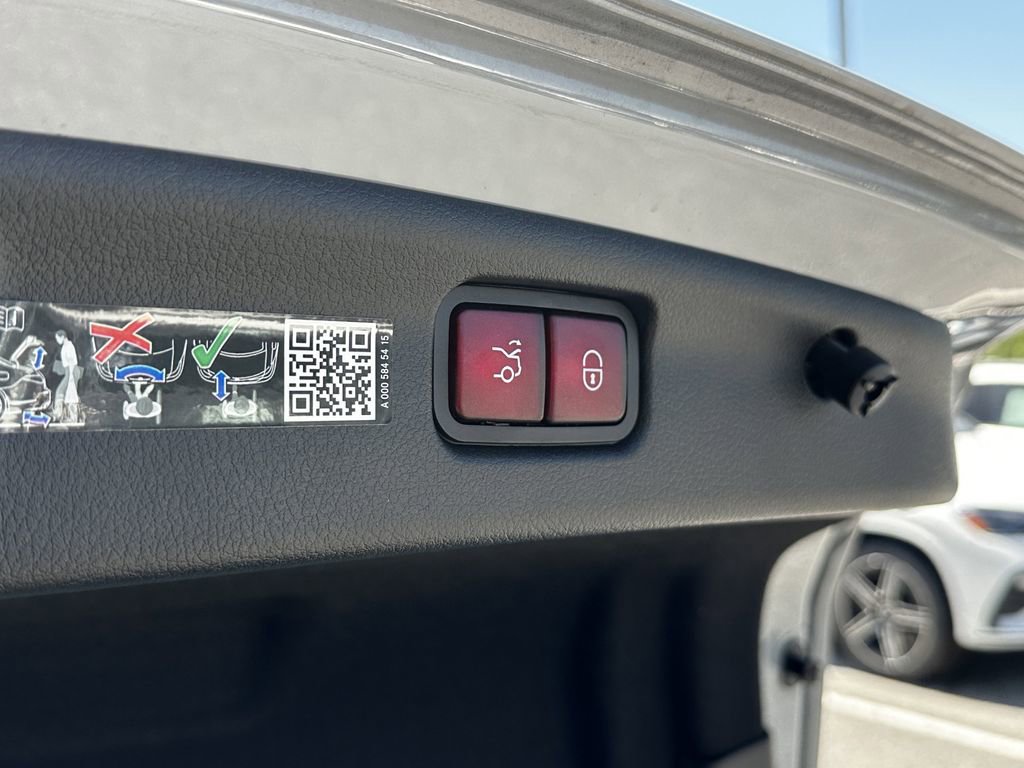 2025 Mercedes-Benz C 300 Sedan