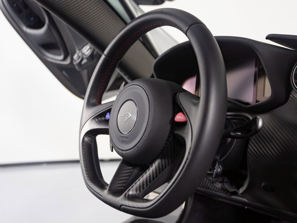 Used 2014 McLaren P1 photo 42