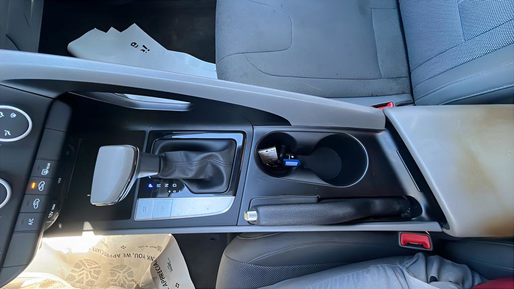 2022 Hyundai Elantra SE