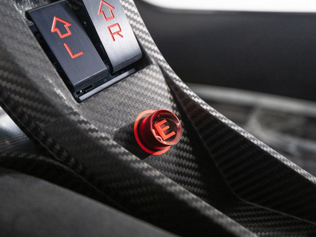 Used 2015 McLaren P1 photo 21