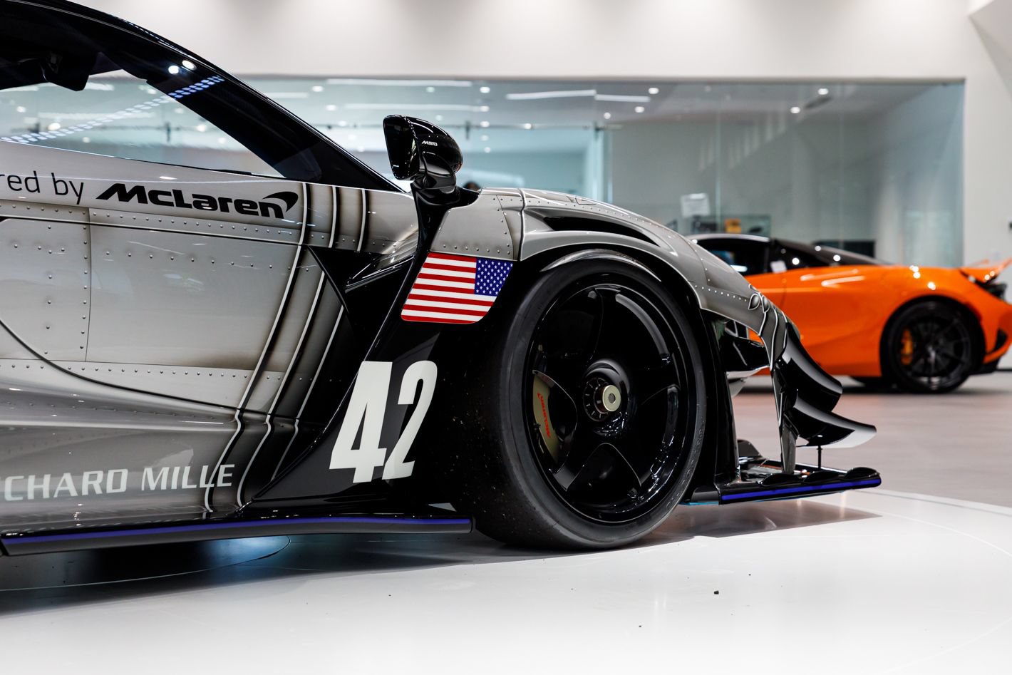 Used 2020 McLaren Senna photo 30