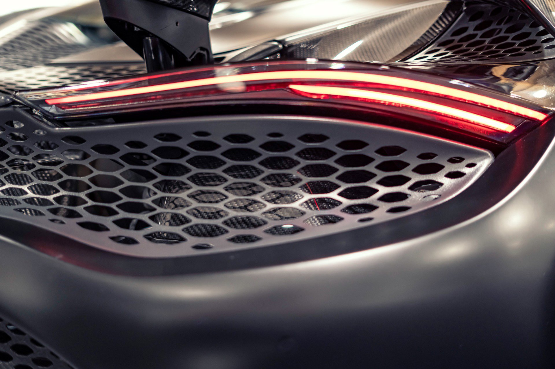 Used 2021 McLaren 765LT photo 32