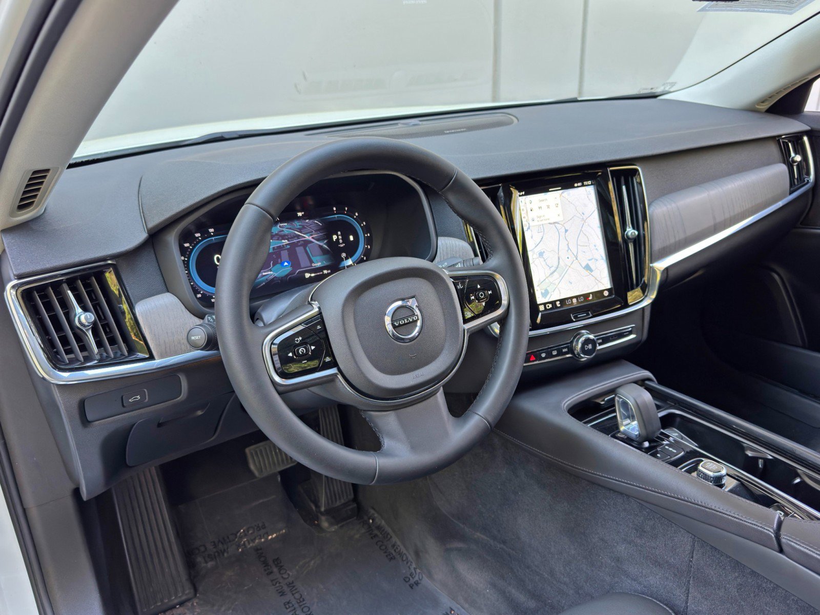 2023 Volvo S90 B6 Plus