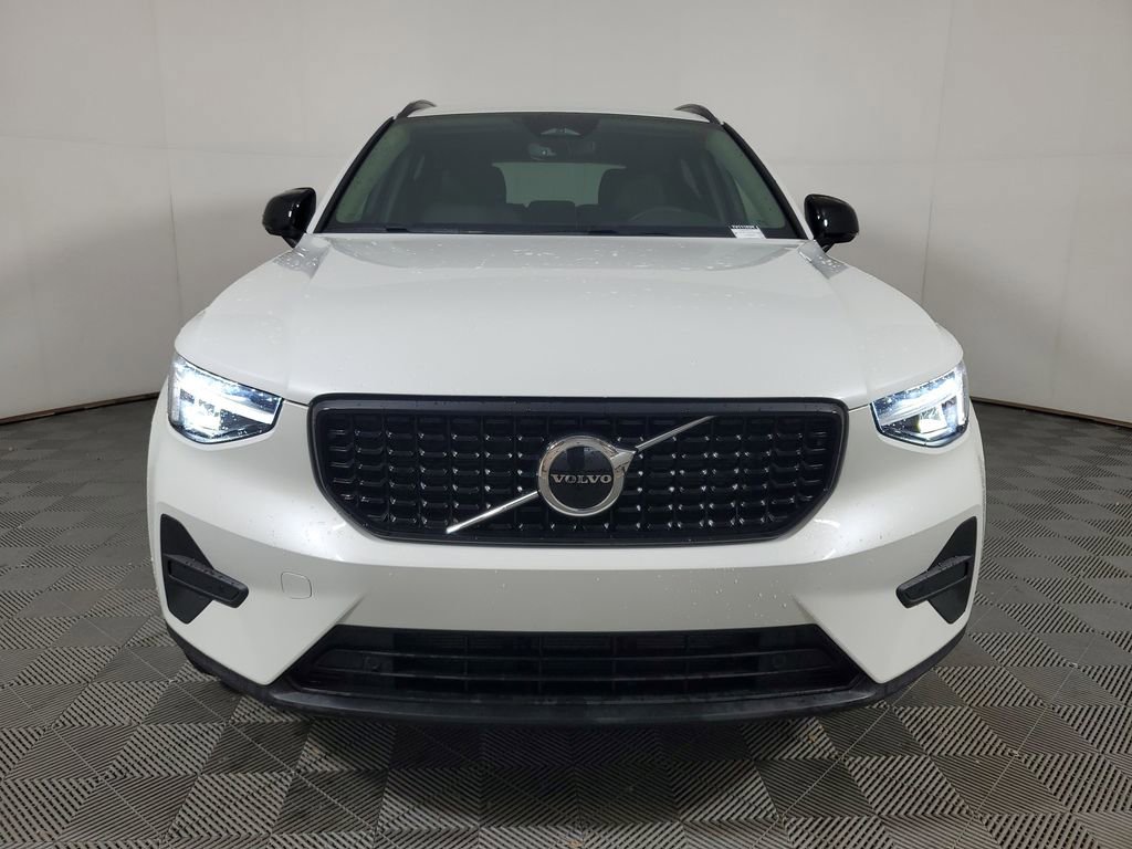 2026 Volvo Xc40 B5 Core