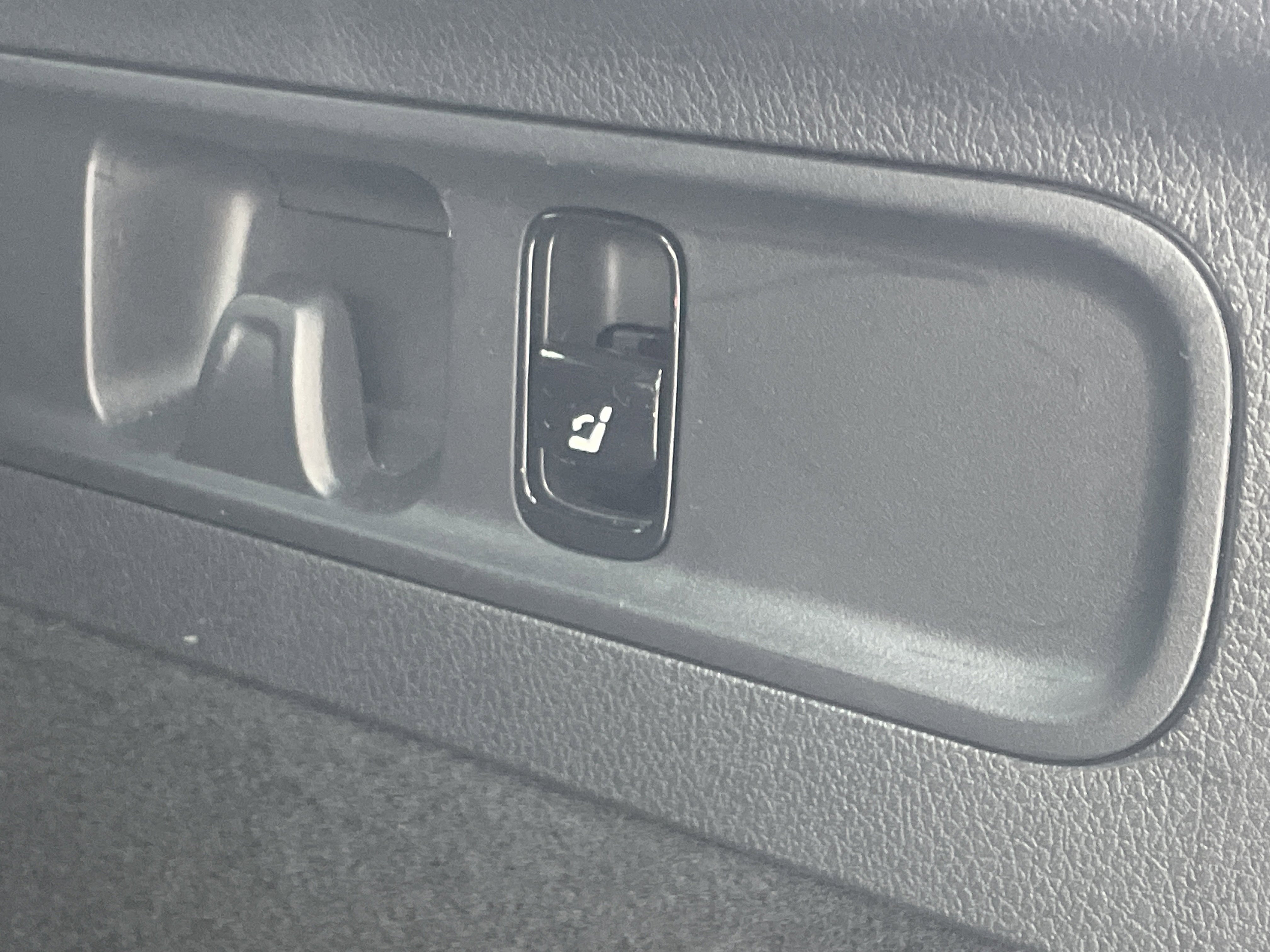 2025 Mercedes-Benz GLC 300