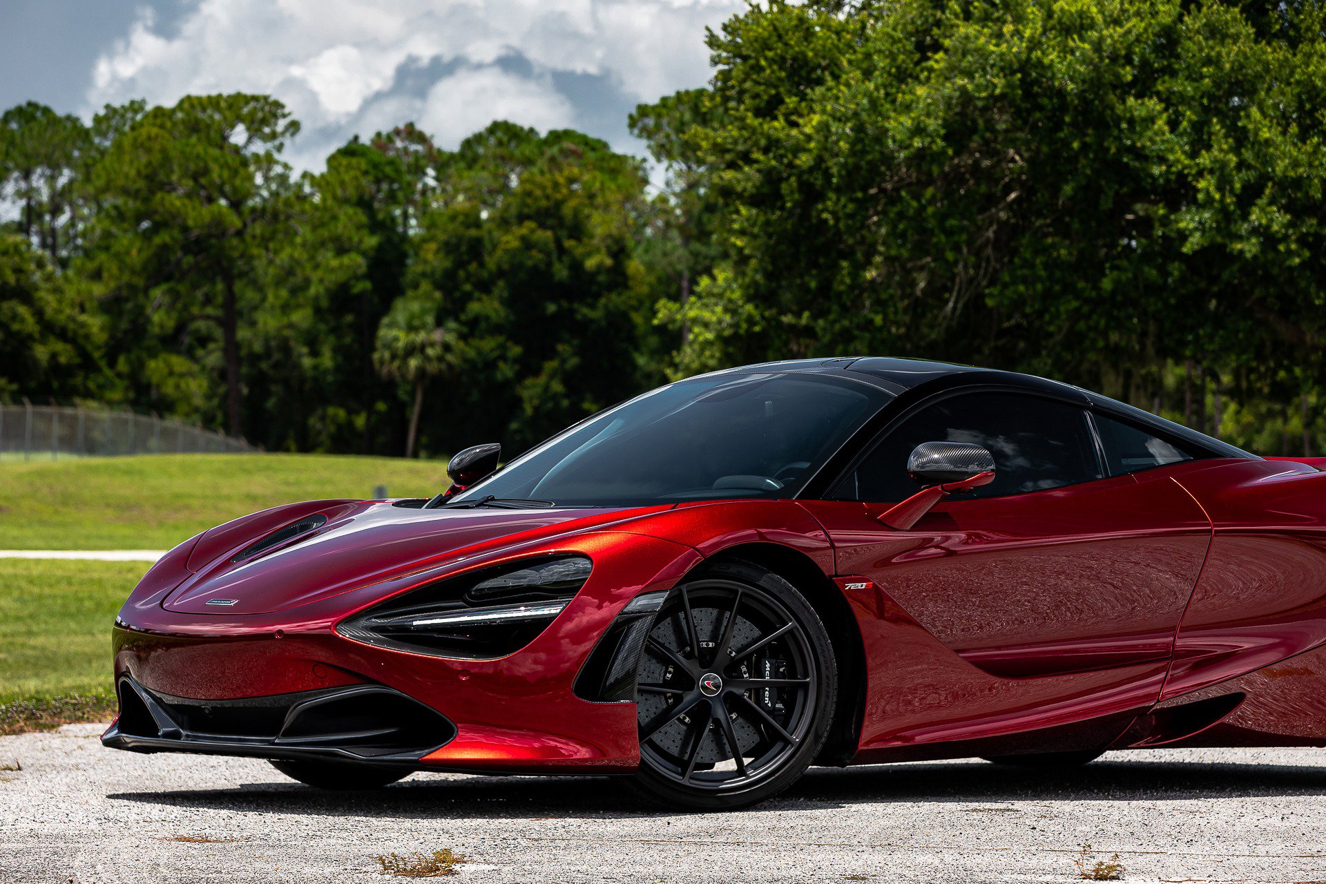 Used 2018 McLaren 720S Luxury photo 3