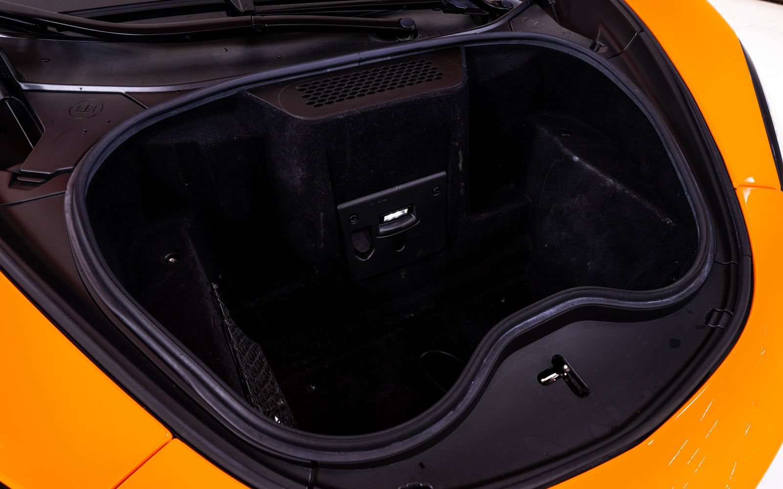 Used 2020 McLaren 600LT Spider photo 27
