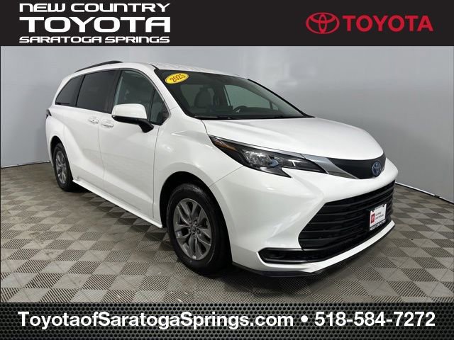 Used 2025 Toyota Sienna LE