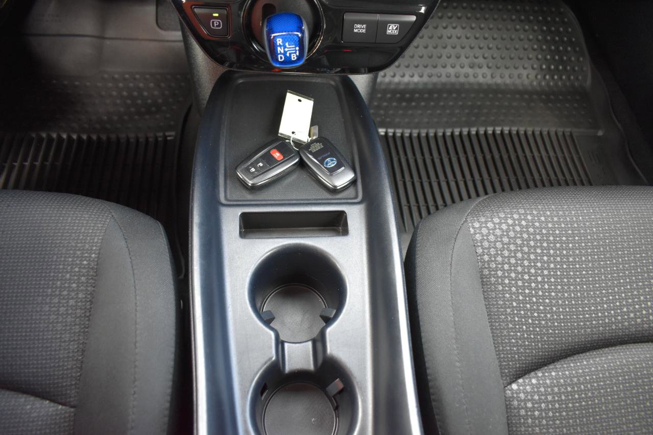 2022 Toyota Prius LE