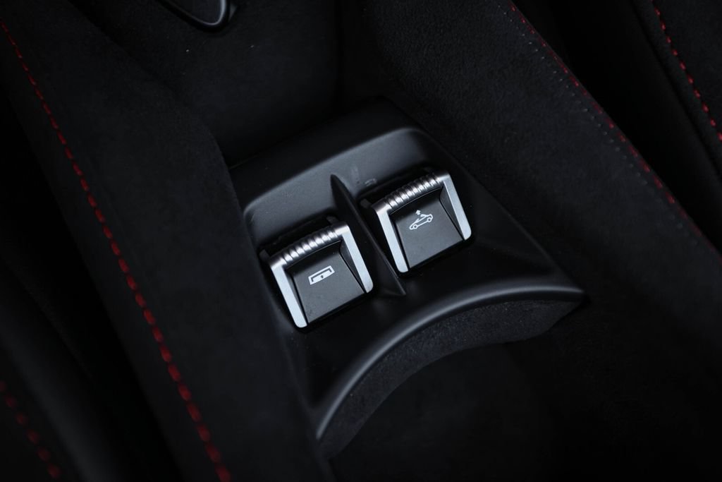 Used 2027 McLaren 750S Spider photo 33
