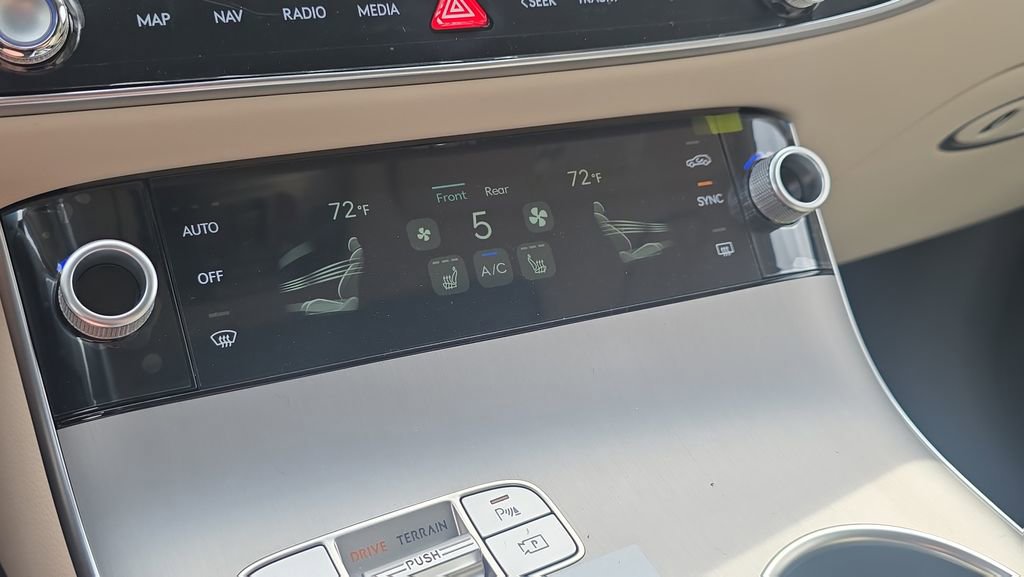 2026 Genesis Gv70 2.5T Select