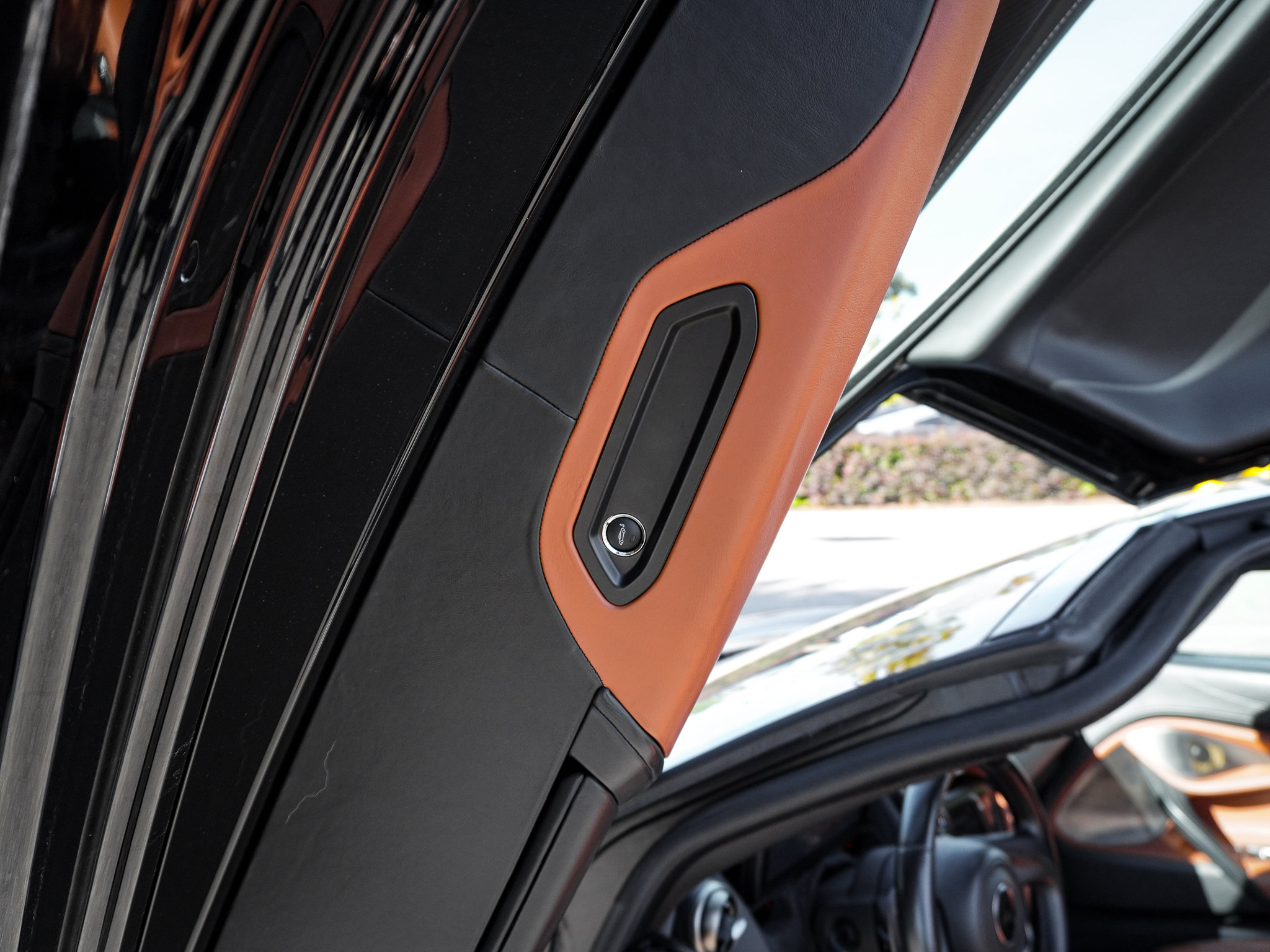Used 2018 McLaren 720S Luxury photo 17