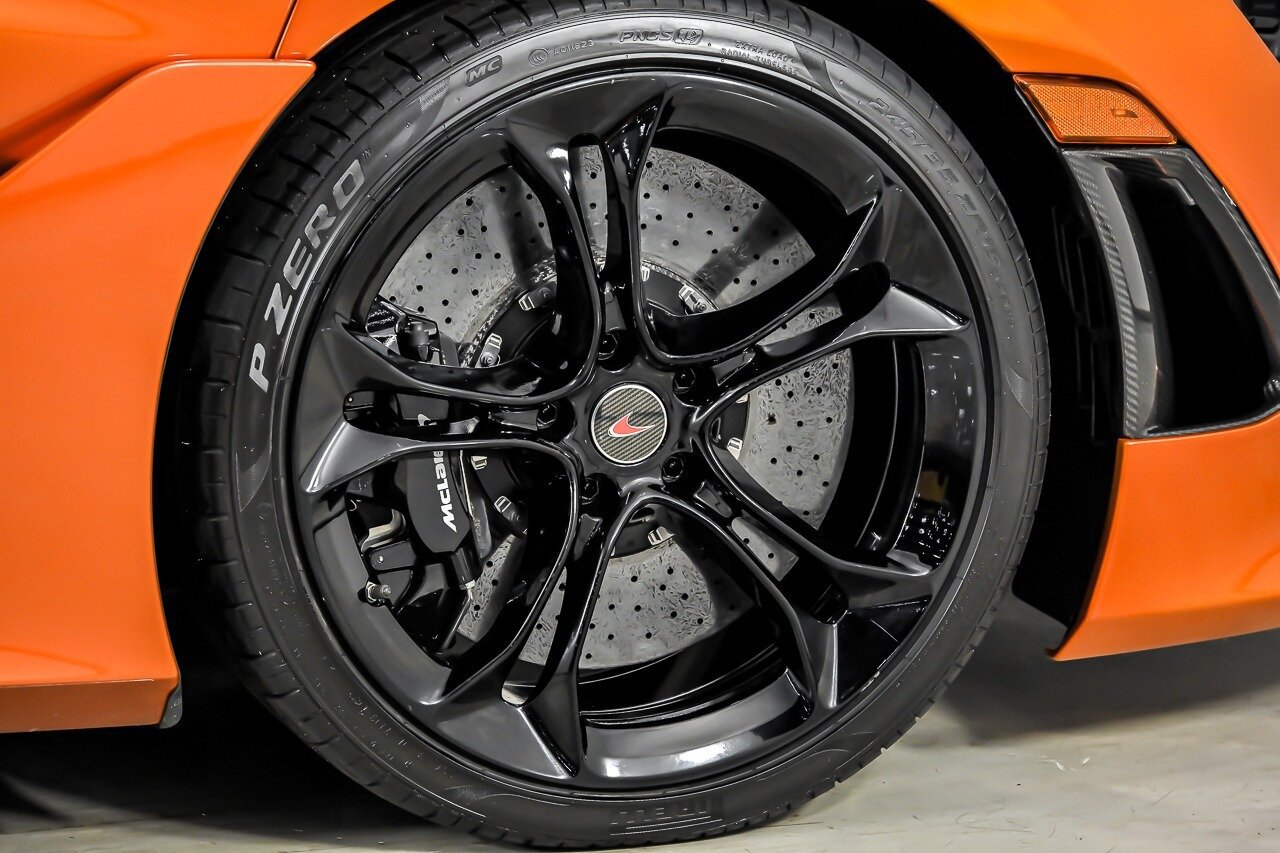 Used 2018 McLaren 720S Performance photo 19