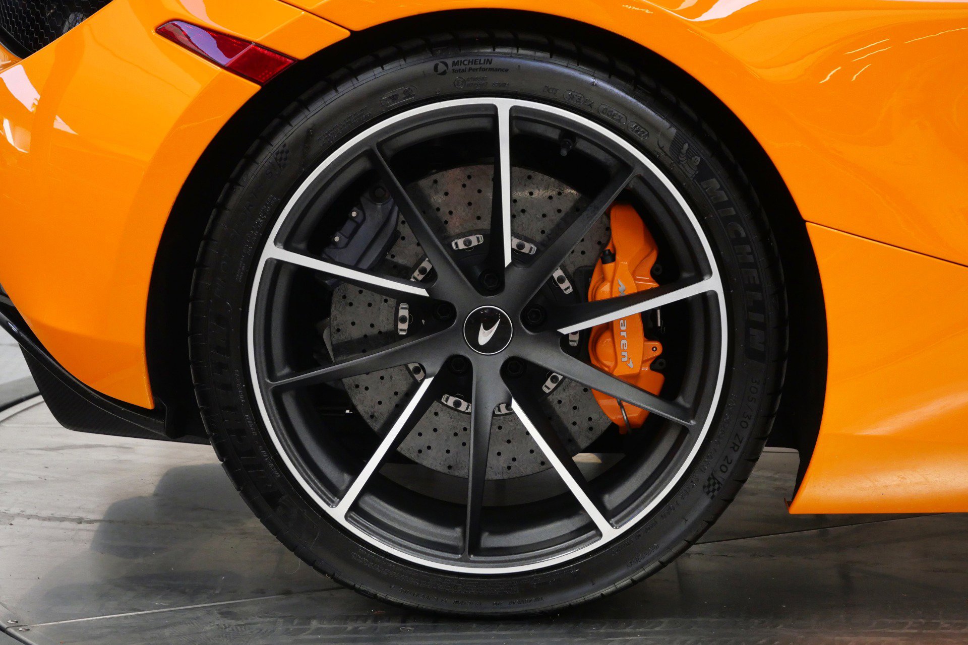 Used 2022 McLaren 720S Performance photo 38