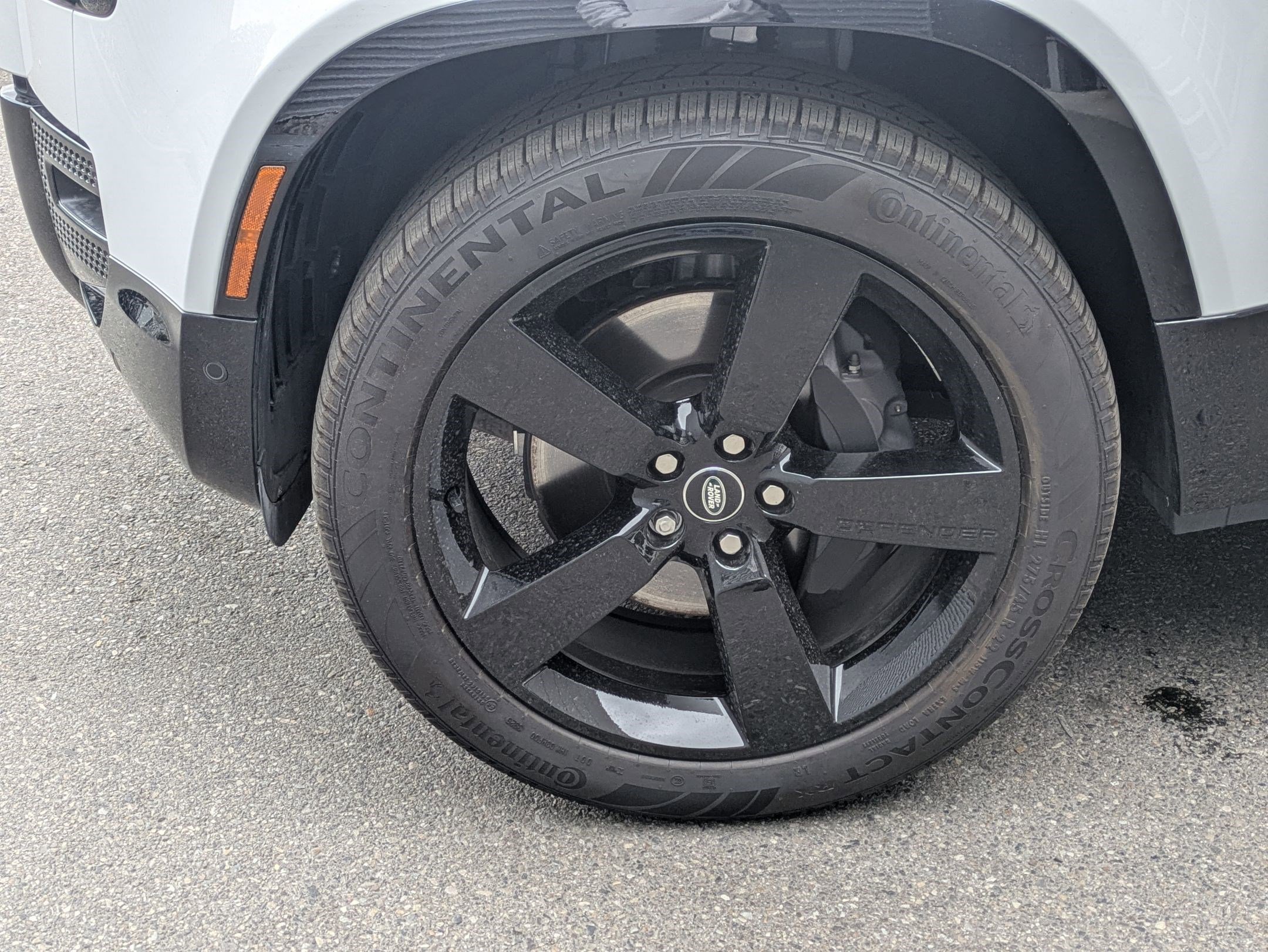 2025 Land Rover Defender 130 X-Dynamic SE