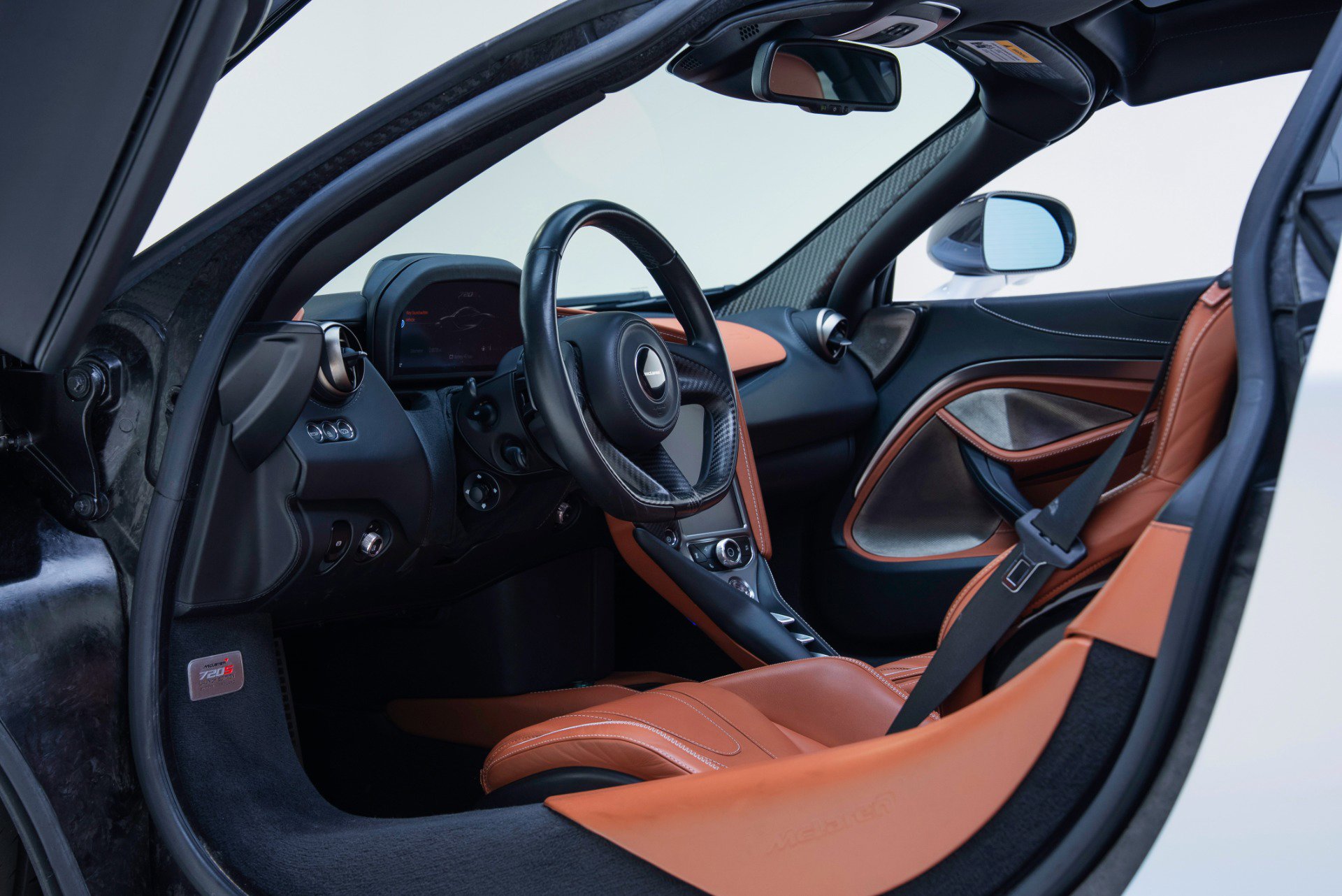 Used 2018 McLaren 720S Performance photo 45