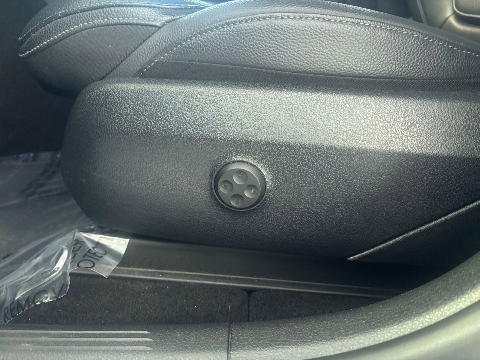 2024 Mercedes-Benz GLC 300