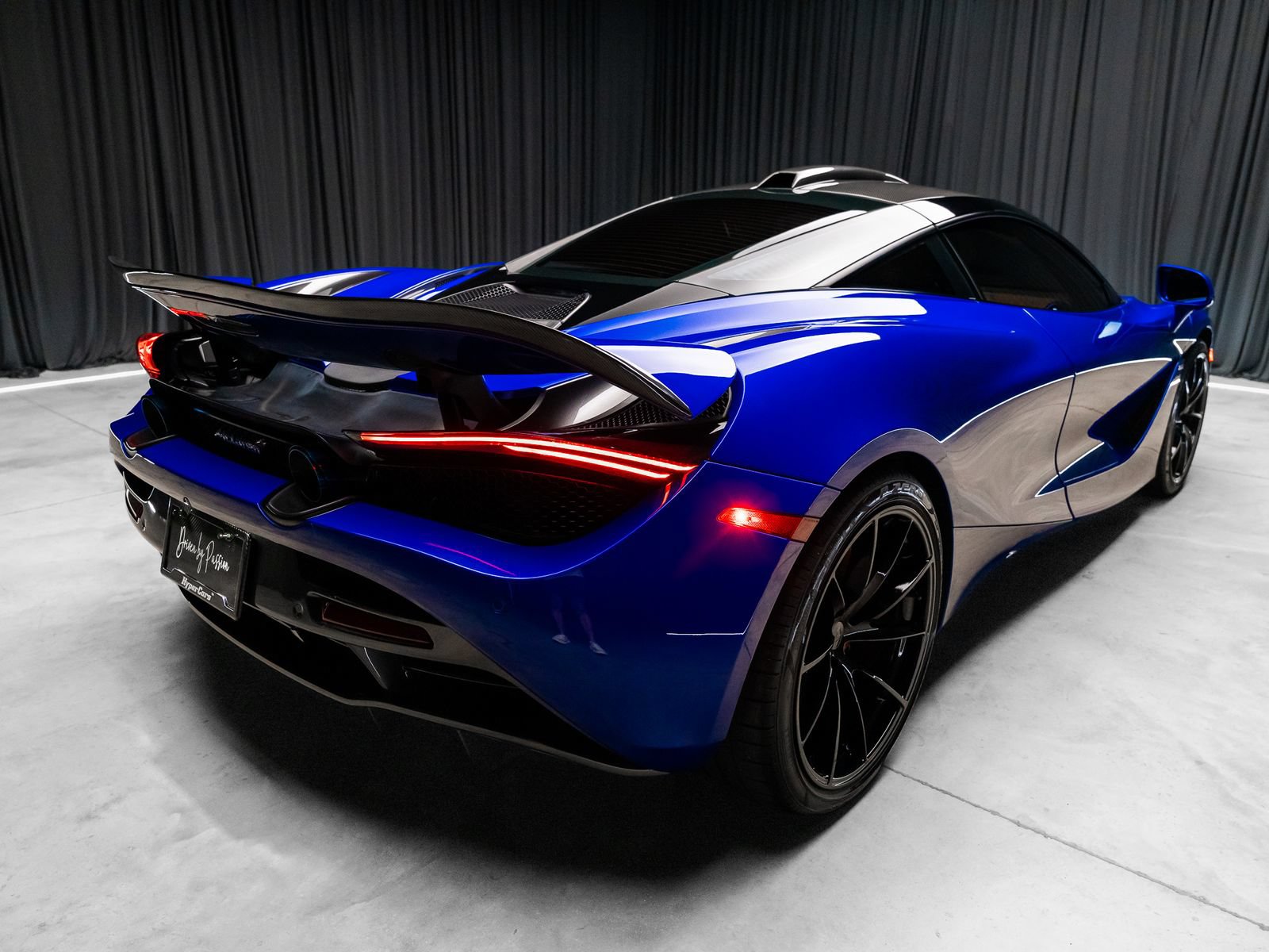 Used 2018 McLaren 720S Luxury photo 17