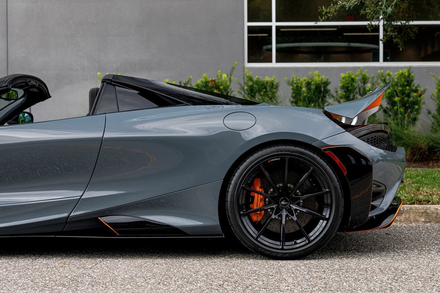 Used 2022 McLaren 765LT photo 34