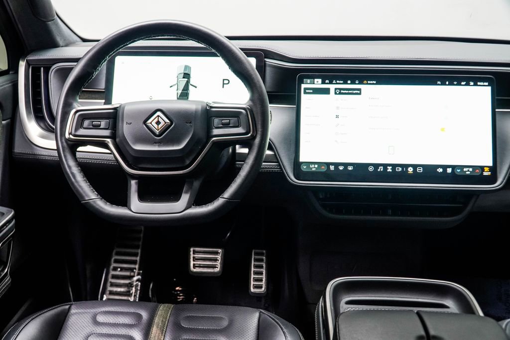 2024 Rivian R1S Adventure