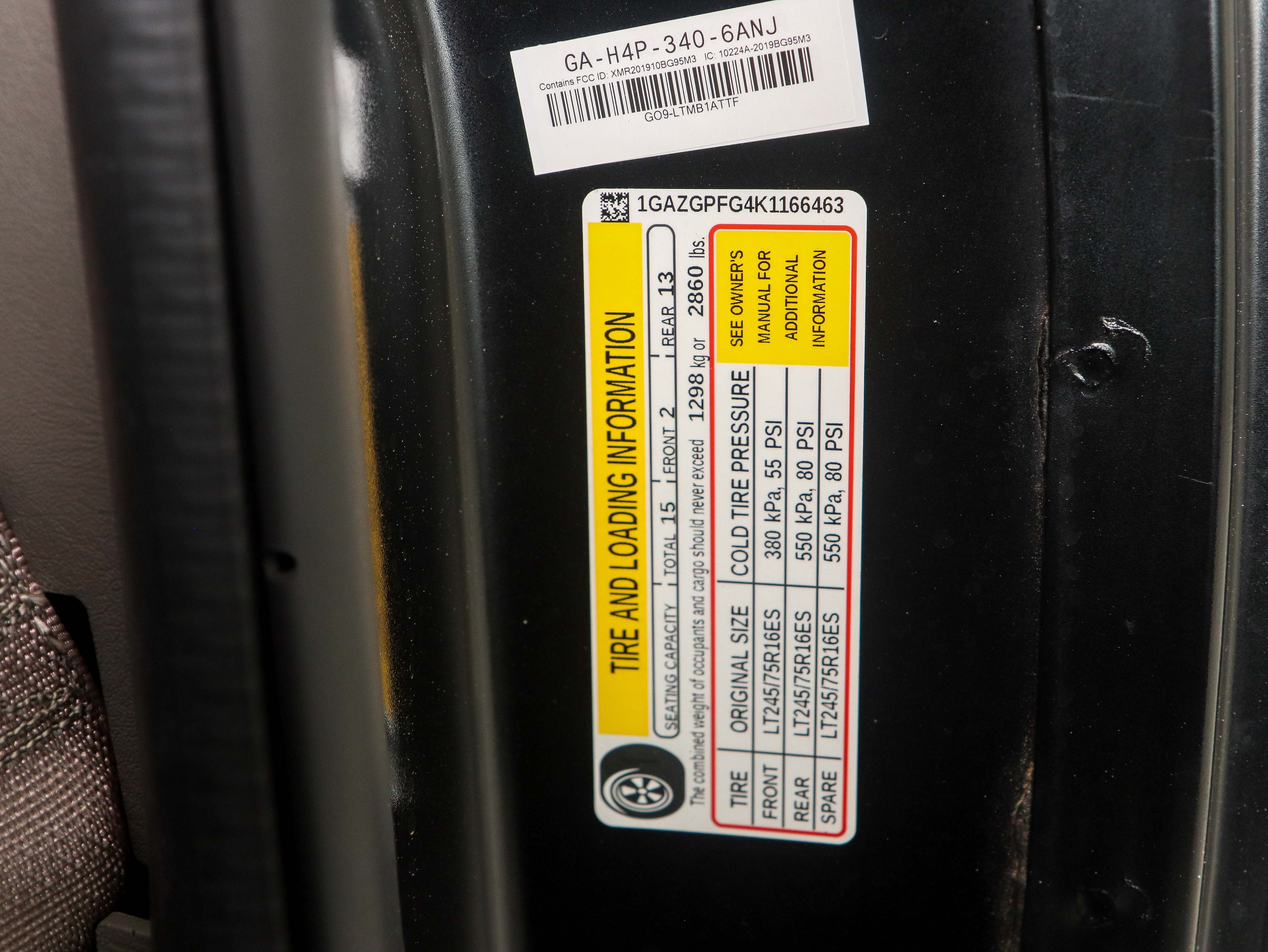 2019 Chevrolet Express Passenger LT - Photo 23