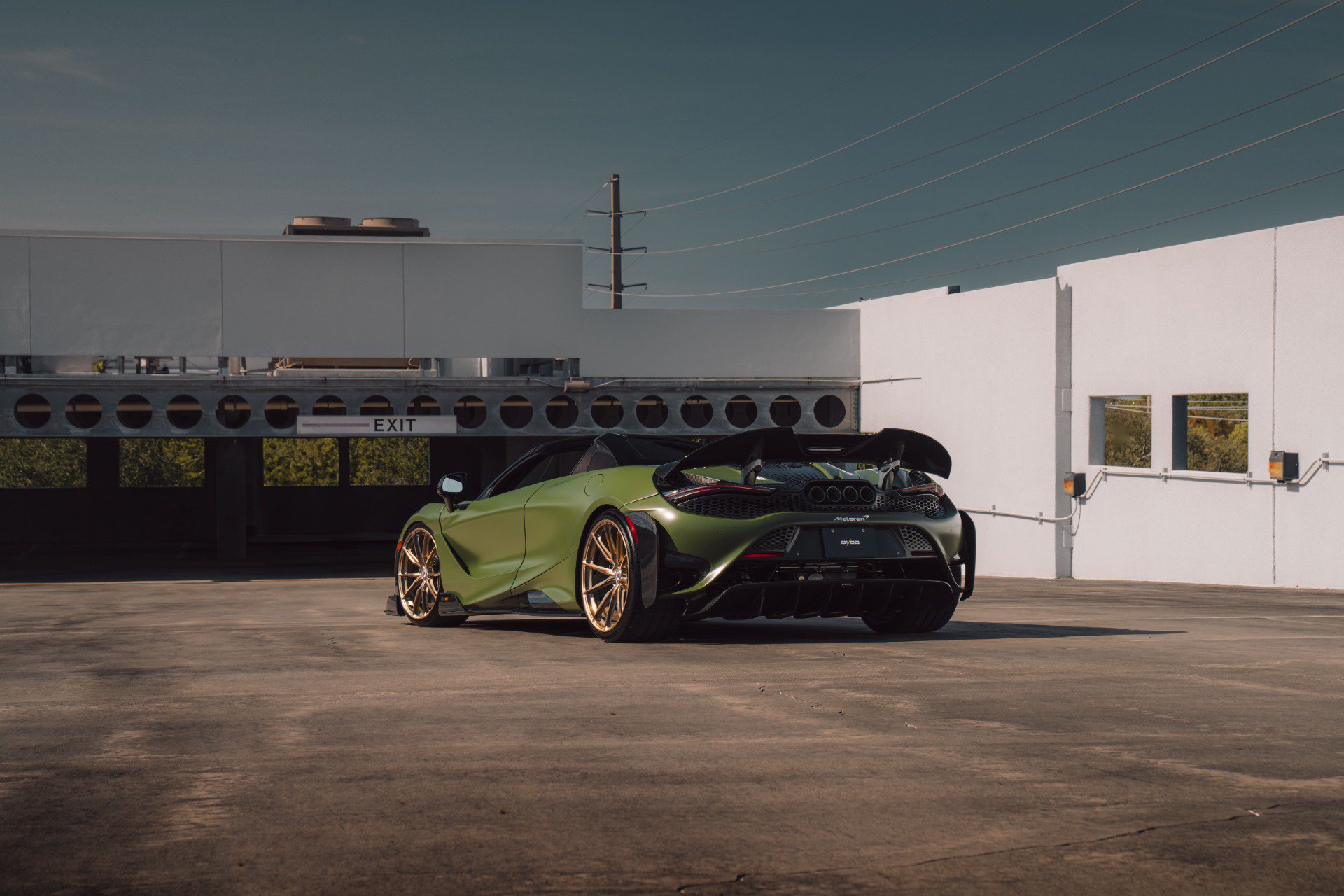 Used 2022 McLaren 765LT photo 65