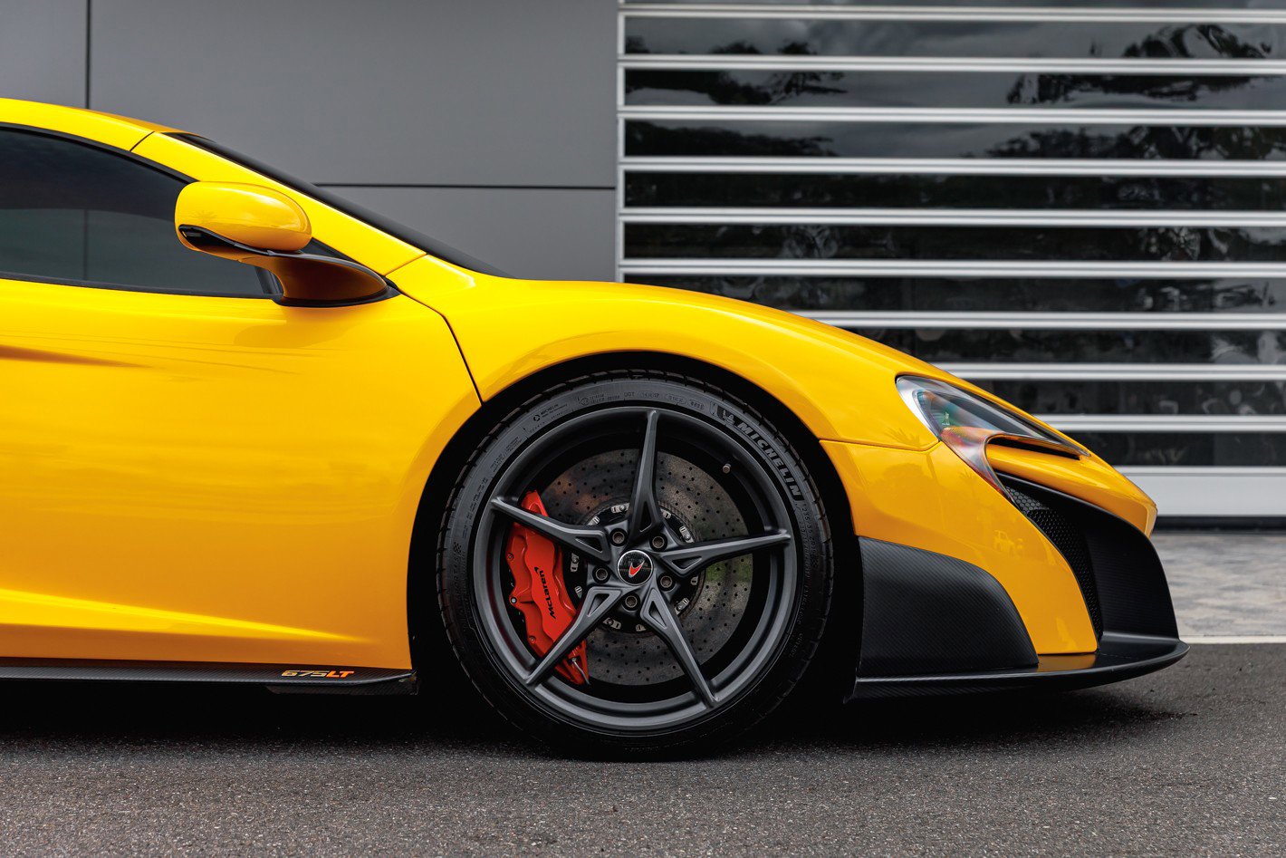 Used 2016 McLaren 675LT Coupe photo 28
