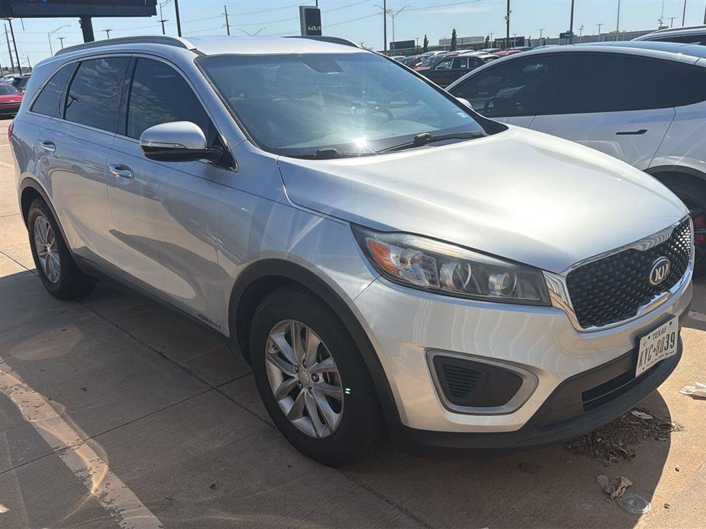 Used 2016 Kia Sorento LX w/ LX Convenience Package