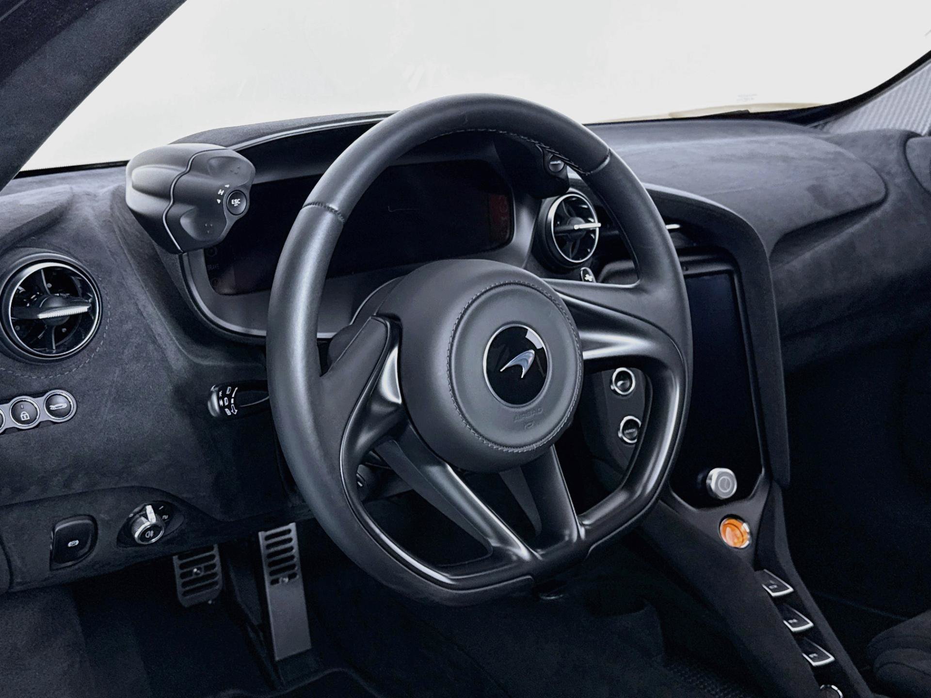 Used 2025 McLaren 750S photo 12