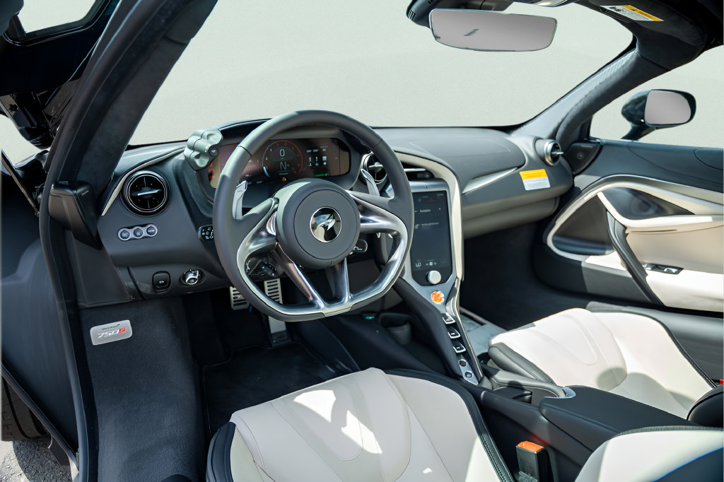 New 2026 McLaren 750S photo 39