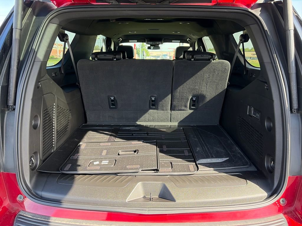 2025 Chevrolet Suburban LT