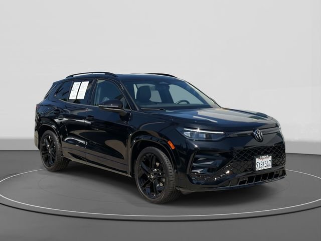 Certified 2025 Volkswagen Tiguan SE R-Line