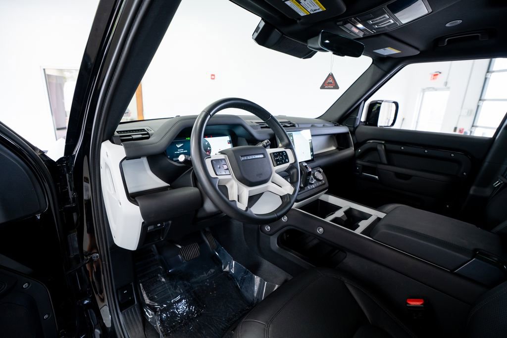 2025 Land Rover Defender 110 S