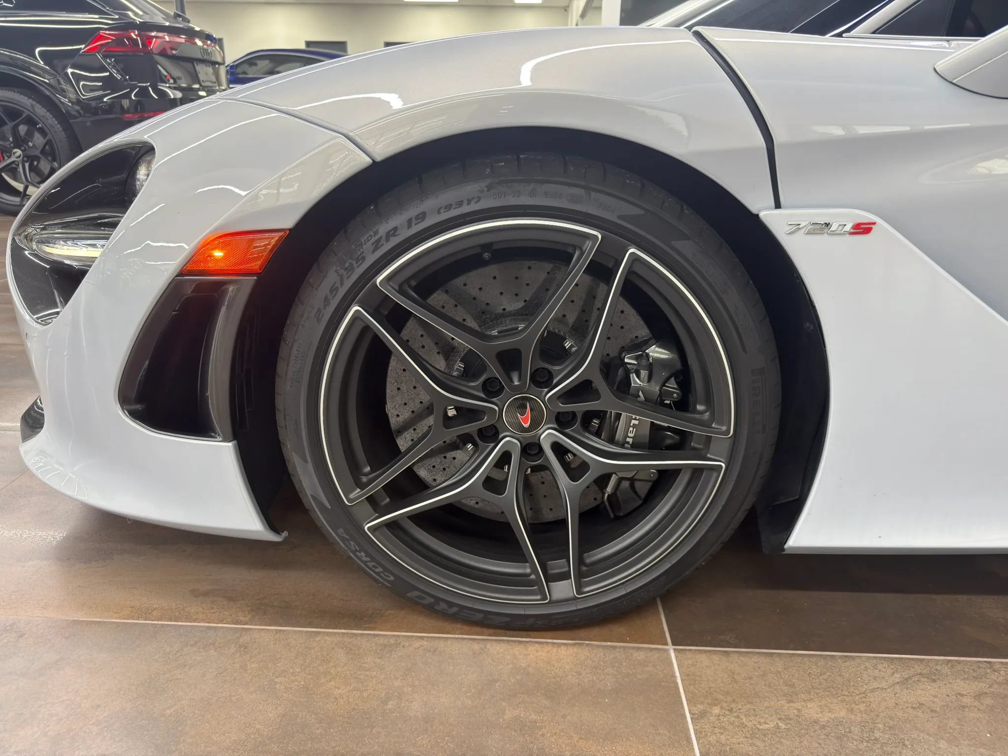 Used 2018 McLaren 720S photo 44