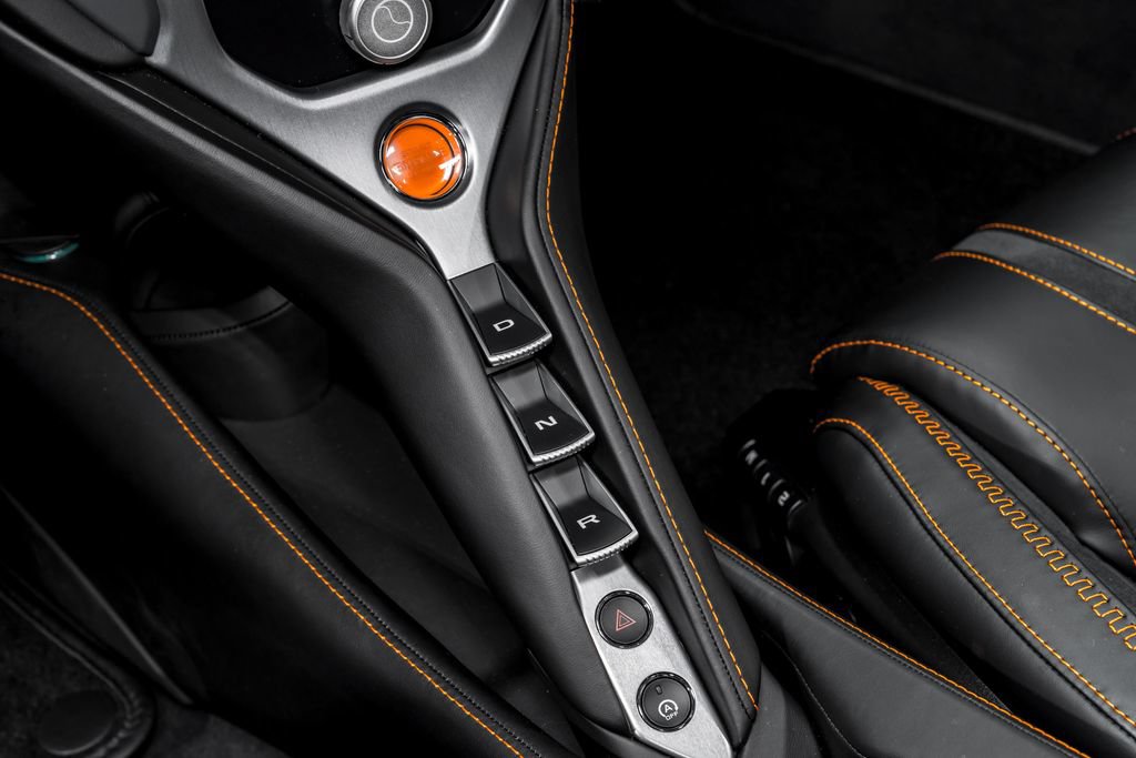 Used 2026 McLaren 750S photo 21