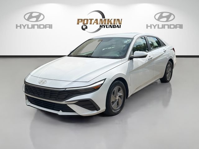 Certified 2025 Hyundai Elantra SE