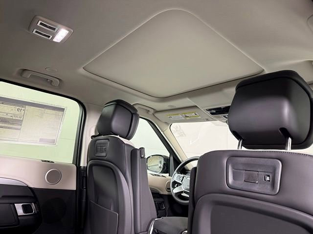 2025 Land Rover Discovery Dynamic SE