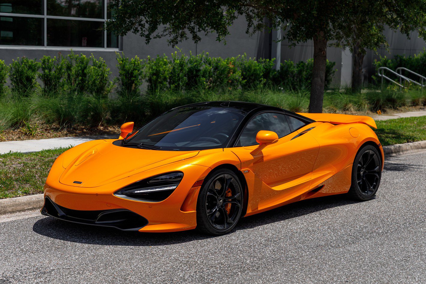 Used 2019 McLaren 720S Luxury photo 18